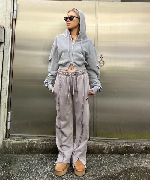 BLONDEY（ブロンディ）の「ピグメントジップショートパーカー