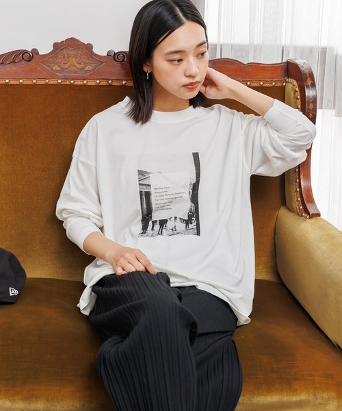 mili an deni（ミリアンデニ）の「フォトプリントロンT（Tシャツ/カットソー・レディース・ネイビー/ブラック/チャコールグレー/オフホワイト・L/M）」の5枚目の写真