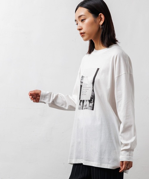 mili an deni（ミリアンデニ）の「フォトプリントロンT（Tシャツ/カットソー・レディース・ネイビー/ブラック/チャコールグレー/オフホワイト・L/M）」の7枚目の写真