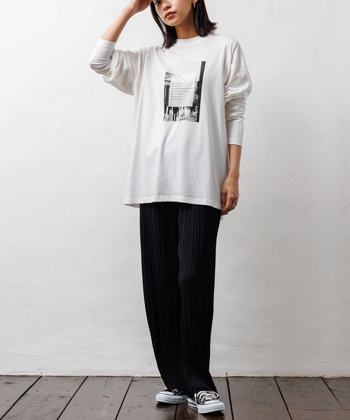 mili an deni（ミリアンデニ）の「フォトプリントロンT（Tシャツ/カットソー・レディース・ネイビー/ブラック/チャコールグレー/オフホワイト・L/M）」の8枚目の写真