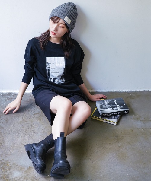 mili an deni（ミリアンデニ）の「フォトプリントロンT（Tシャツ/カットソー・レディース・ネイビー/ブラック/チャコールグレー/オフホワイト・L/M）」の10枚目の写真