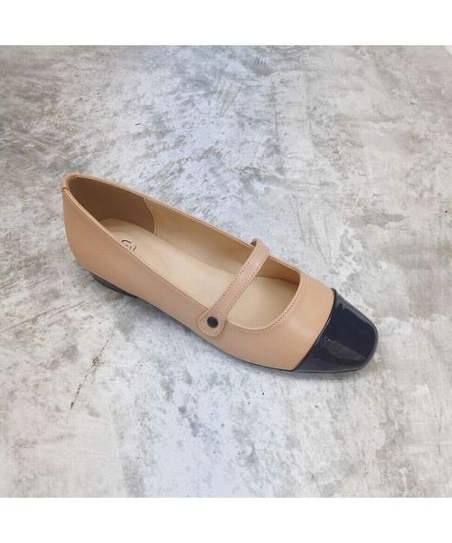 Fin（フィン）の「トゥキャップストラップフラットシューズ【低反発スポンジ入り】（パンプス・レディース・ベージュ/ブラック/シルバー・22.5cm/23cm/23.5cm/24cm/24.5cm）」の9枚目の写真