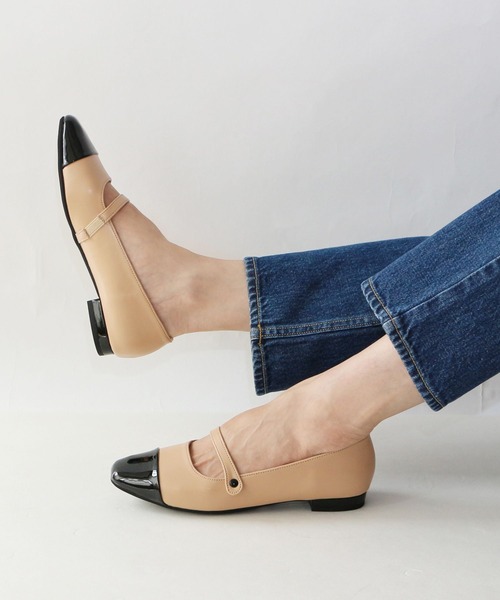 Fin（フィン）の「トゥキャップストラップフラットシューズ【低反発スポンジ入り】（パンプス・レディース・ベージュ/ブラック/シルバー・22.5cm/23cm/23.5cm/24cm/24.5cm）」の11枚目の写真