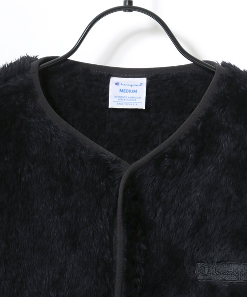 Champion(チャンピオン)の「Champion/チャンピオン Sherpa Fleece Snap Jacket/シェルパフリース ロゴ ワンポイント刺繍 スナップ ジャケット/ボアジャケット/ノーカラージャケット/レディース(ノーカラージャケット・レディース・グレイッシュベージュ/ブラック・M/L)」の4枚目の写真