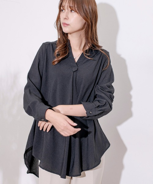 Jayro（ジャイロ）の「スキッパーVネックシャツブラウス（シャツ/ブラウス・レディース・ブルー/ブラック/グリーン/レッド/ネイビー・FREE）」の2枚目の写真