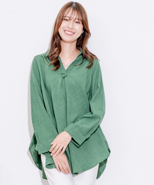 Jayro（ジャイロ）の「スキッパーVネックシャツブラウス（シャツ/ブラウス・レディース・ブルー/ブラック/グリーン/レッド/ネイビー・FREE）」の11枚目の写真