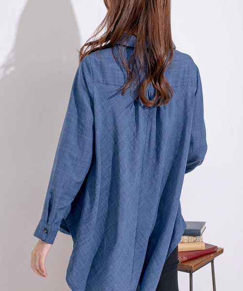 Jayro（ジャイロ）の「スキッパーVネックシャツブラウス（シャツ/ブラウス・レディース・ブルー/ブラック/グリーン/レッド/ネイビー・FREE）」の8枚目の写真