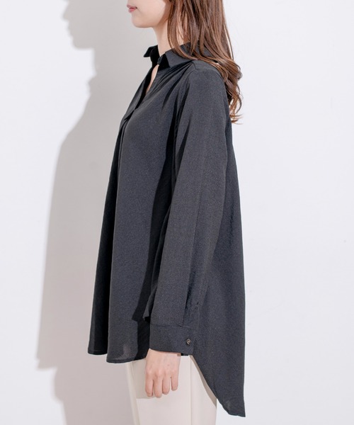 Jayro（ジャイロ）の「スキッパーVネックシャツブラウス（シャツ/ブラウス・レディース・ブルー/ブラック/グリーン/レッド/ネイビー・FREE）」の21枚目の写真