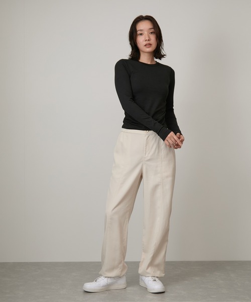 Vuori（ヴオリ）の「＜NERGY限定販売＞【VUORI】VUORI L/S Ruched Halo ハロールーシュ長袖Tシャツ（Tシャツ/カットソー・レディース・ライトグレー/ブラック系その他・S）」の19枚目の写真