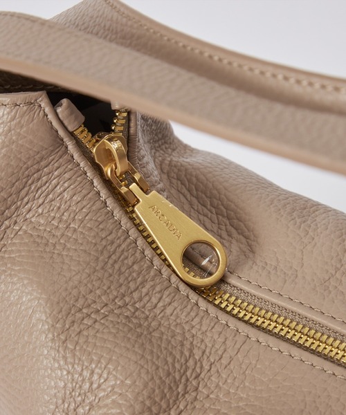 Arcadia(アルケイディア)の「Masai Small Top Handles バッグ《ARCADIA》(ハンドバッグ・レディース・サンドグレー/カーキ・フリー)」の8枚目の写真
