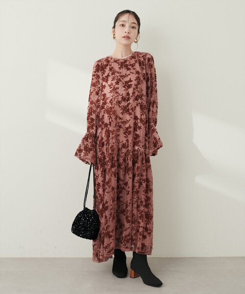 natural couture（ナチュラルクチュール）の「シアーベロア花柄切替