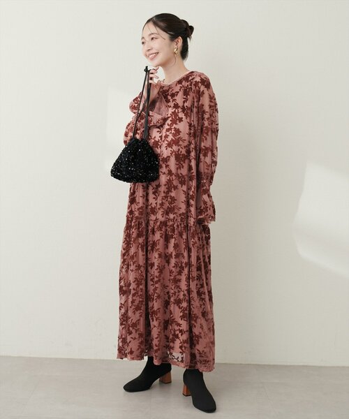 natural couture（ナチュラルクチュール）の「シアーベロア花柄切替