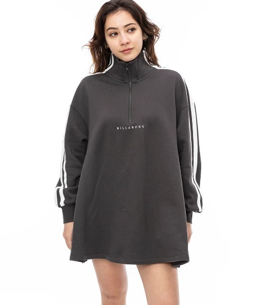 BILLABONG（ビラボン）の「BILLABONG レディース SLEEVE LINE SWEAT ON ワンピース/ビラボンハーフジップスウェットフレアワンピース（ワンピース・レディース・グリーン系その他/パープル系その他/オフホワイト・MEDIUM）」の2枚目の写真