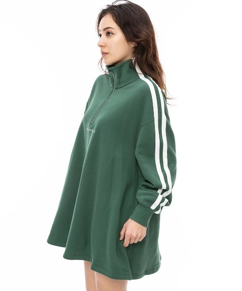 BILLABONG（ビラボン）の「BILLABONG レディース SLEEVE LINE SWEAT ON ワンピース/ビラボンハーフジップスウェットフレアワンピース（ワンピース・レディース・グリーン系その他/パープル系その他/オフホワイト・MEDIUM）」の9枚目の写真