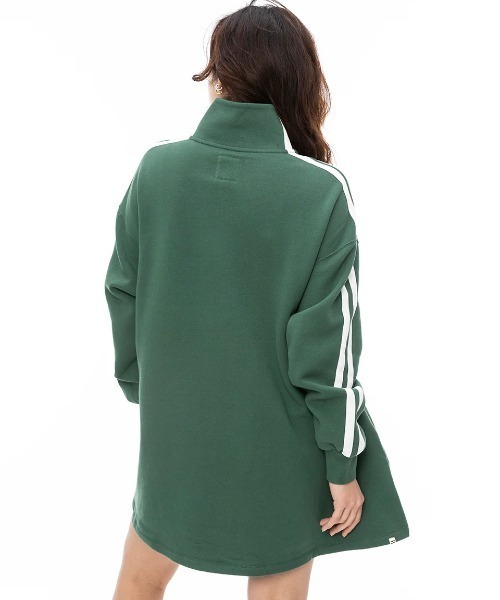 BILLABONG（ビラボン）の「BILLABONG レディース SLEEVE LINE SWEAT ON ワンピース/ビラボンハーフジップスウェットフレアワンピース（ワンピース・レディース・グリーン系その他/パープル系その他/オフホワイト・MEDIUM）」の8枚目の写真