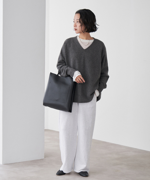 IENA(イエナ)の「Fine ニュージーウール ニュアンス Vプルオーバー(ニット/セーター・レディース・グレー/チョコ/ホワイト/ベージュ・FREE)」の5枚目の写真