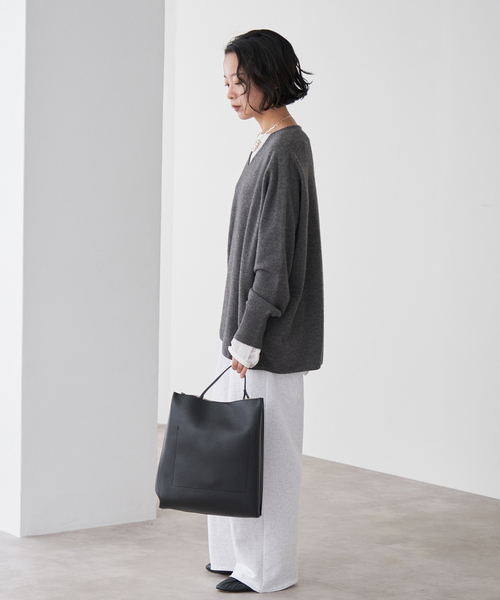 IENA(イエナ)の「Fine ニュージーウール ニュアンス Vプルオーバー(ニット/セーター・レディース・グレー/チョコ/ホワイト/ベージュ・FREE)」の6枚目の写真