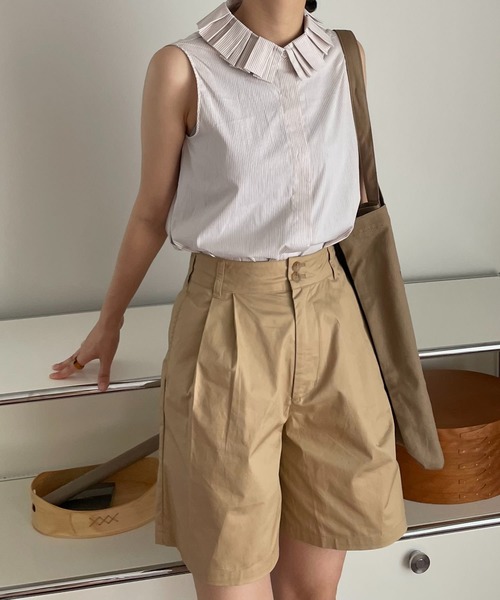 ABBEY MARKET(アビーマーケット)の「【lalagom】タックハーフパンツ(チノパンツ・レディース・ベージュ/ブラック・MEDIUM/SMALL)」の1枚目の写真