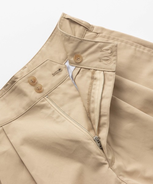 ABBEY MARKET(アビーマーケット)の「【lalagom】タックハーフパンツ(チノパンツ・レディース・ベージュ/ブラック・MEDIUM/SMALL)」の6枚目の写真