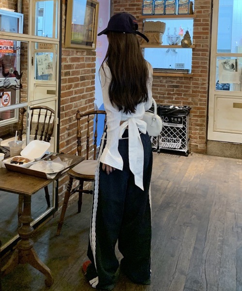 Teem Store(チームストア)の「【再入荷!/新色追加】韓国風サイドレースラインナイロンイージーパンツ リラックス ウエスト紐つき(その他パンツ・レディース・ネイビー/ブラック/グレー・M/L)」の16枚目の写真