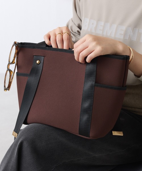 PAPILLONNER（パピヨネ）の「WETダブルポケットトート/Sサイズ（トートバッグ・レディース・ブラック/チャコールグレー/ブラウン・FREE）」の6枚目の写真