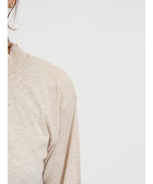 Samansa Mos2(サマンサ モスモス)の「【保湿加工】襟スモッキングカットソー(Tシャツ/カットソー・レディース・キナリ/オフホワイト/ブルー/ブラック・F)」の19枚目の写真