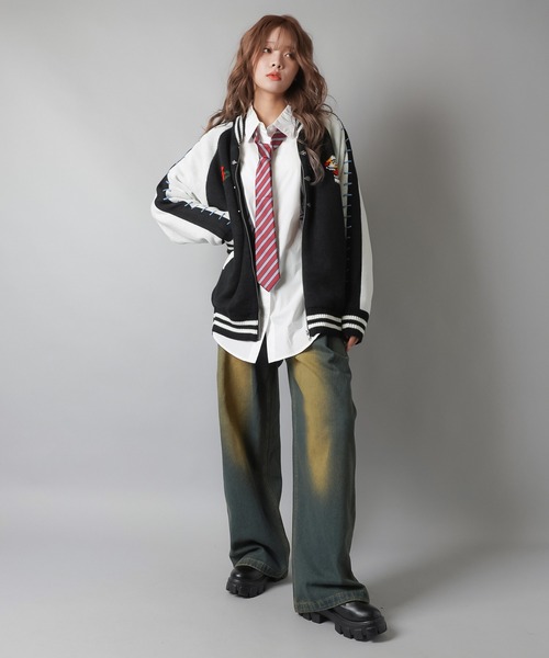 SPINNS(スピンズ)の「タイガーデザイン ニットスタジャン(スタジャン・レディース・ボルドー/ブラック・ONESIZE)」の20枚目の写真