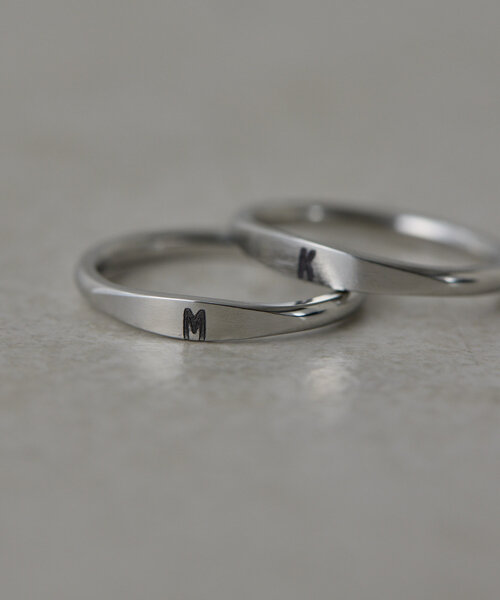 ear PAPILLONNER（イアパピヨネ）の「《金属アレルギー対応/ステンレス》イニシャル細リング（リング・レディース・ゴールド系その他/ゴールド系その他2/シルバー系その他2/シルバー系その他・14）」の10枚目の写真
