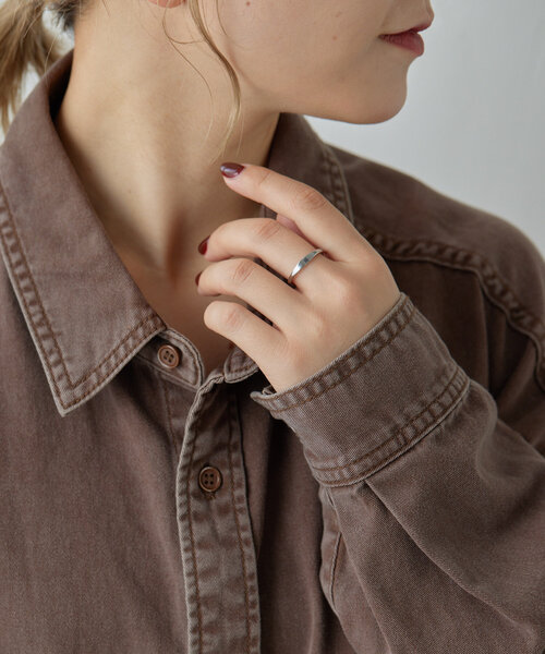 ear PAPILLONNER（イアパピヨネ）の「《金属アレルギー対応/ステンレス》イニシャル細リング（リング・レディース・ゴールド系その他/ゴールド系その他2/シルバー系その他2/シルバー系その他・14）」の14枚目の写真