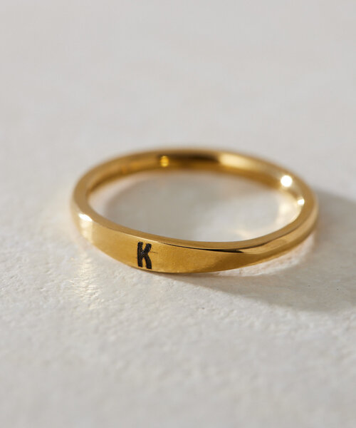 ear PAPILLONNER（イアパピヨネ）の「《金属アレルギー対応/ステンレス》イニシャル細リング（リング・レディース・ゴールド系その他/ゴールド系その他2/シルバー系その他2/シルバー系その他・14）」の16枚目の写真