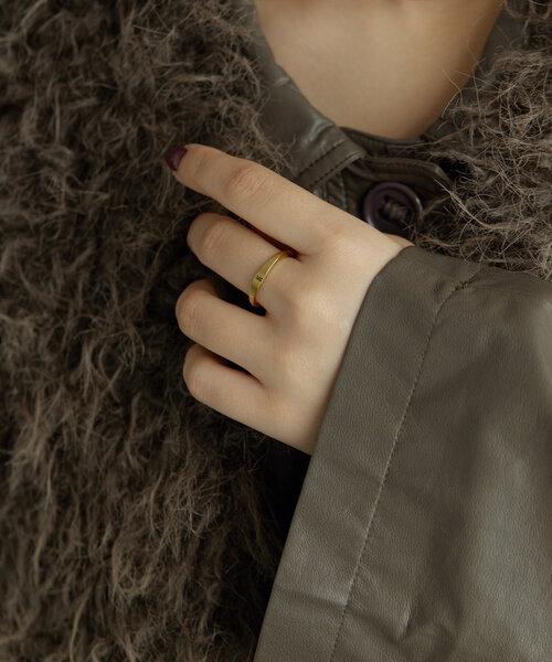 ear PAPILLONNER（イアパピヨネ）の「《金属アレルギー対応/ステンレス》イニシャル細リング（リング・レディース・ゴールド系その他/ゴールド系その他2/シルバー系その他2/シルバー系その他・14）」の18枚目の写真