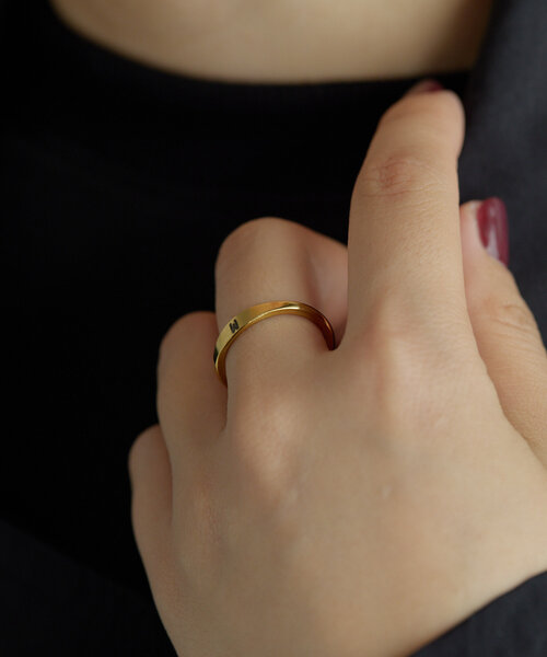 ear PAPILLONNER（イアパピヨネ）の「《金属アレルギー対応/ステンレス》イニシャル細リング（リング・レディース・ゴールド系その他/ゴールド系その他2/シルバー系その他2/シルバー系その他・14）」の22枚目の写真