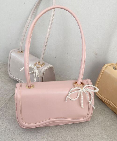 MAJESTIC LEGON(マジェスティックレゴン)の「チャームセットワンハンドルバッグ(ハンドバッグ・レディース・ブラック/アイボリー/イエロー/ピンク・FREE)」の22枚目の写真