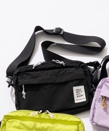 ナイロンワンマイルスクエアショルダー