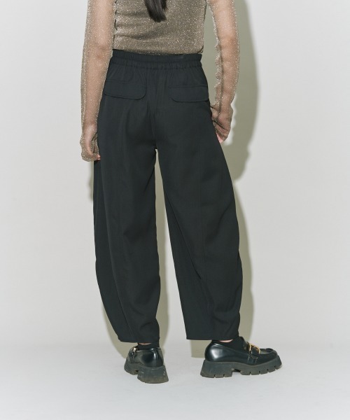 terrace(テラス)の「フルーエントカーブパンツ(その他パンツ・レディース・ブラック/オリーブ/ホワイト/グレー・MEDIUM)」の10枚目の写真