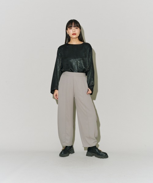 terrace(テラス)の「フルーエントカーブパンツ(その他パンツ・レディース・ブラック/オリーブ/ホワイト/グレー・MEDIUM)」の17枚目の写真