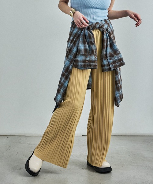 Fashion Letter(ファッションレター)の「プリーツイージーパンツ(その他パンツ・レディース・グリーン/ブラック/グレイッシュベージュ/アイボリー/チャコール/パープル/イエロー・L/M)」の1枚目の写真