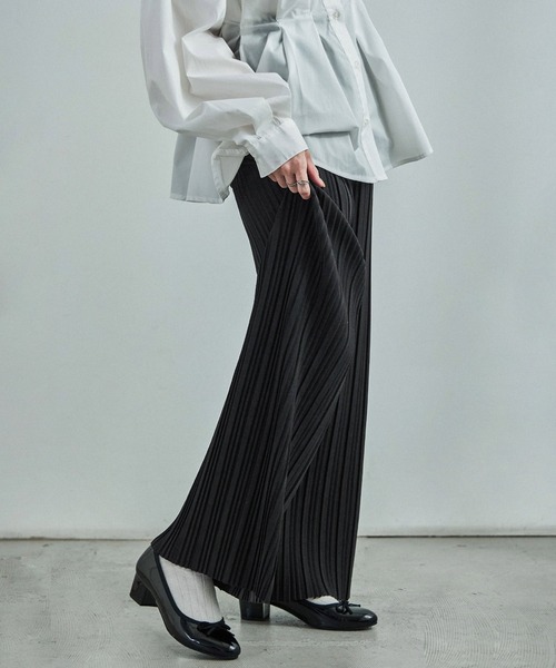 Fashion Letter(ファッションレター)の「プリーツイージーパンツ(その他パンツ・レディース・グリーン/ブラック/グレイッシュベージュ/アイボリー/チャコール/パープル/イエロー・L/M)」の2枚目の写真