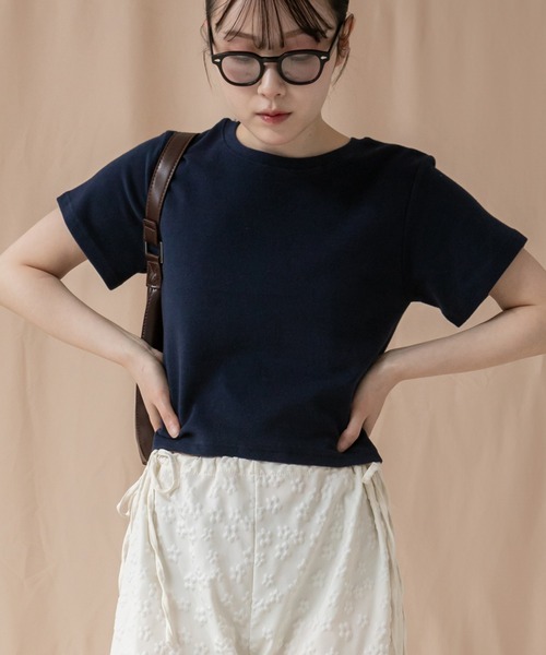 HEILIS(ヘイリス)の「コンパクト半袖Tシャツ/シンプルノームコア春服 白 黒 ブラック オフホワイト ピンク ネイビー グレー コンパクト クロップド(Tシャツ/カットソー・レディース・ブラック/グレー/オフホワイト/ピンク/ネイビー・FREE)」の5枚目の写真