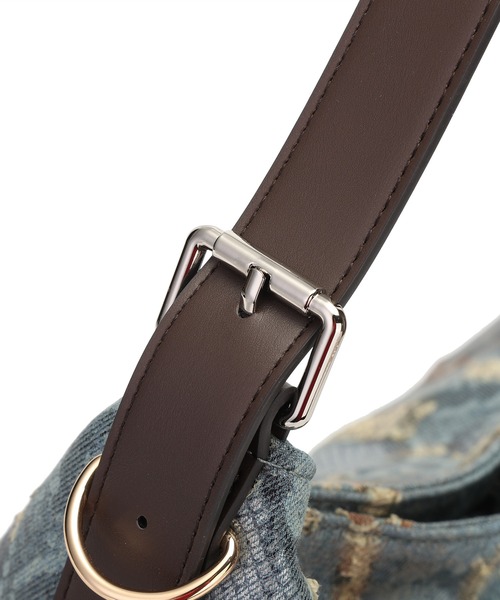 jouetie(ジュエティ)の「【jouetie/ジュエティ】ベルテッド ラージショルダーバッグ(ショルダーバッグ・レディース・オフホワイト/ブラック/キャメル/ブルー系その他/パイソン/ネイビー・FREE)」の15枚目の写真