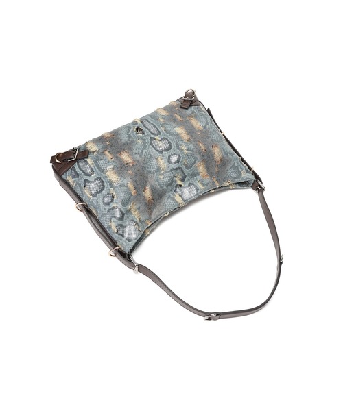 jouetie(ジュエティ)の「【jouetie/ジュエティ】ベルテッド ラージショルダーバッグ(ショルダーバッグ・レディース・オフホワイト/ブラック/キャメル/ブルー系その他/パイソン/ネイビー・FREE)」の18枚目の写真