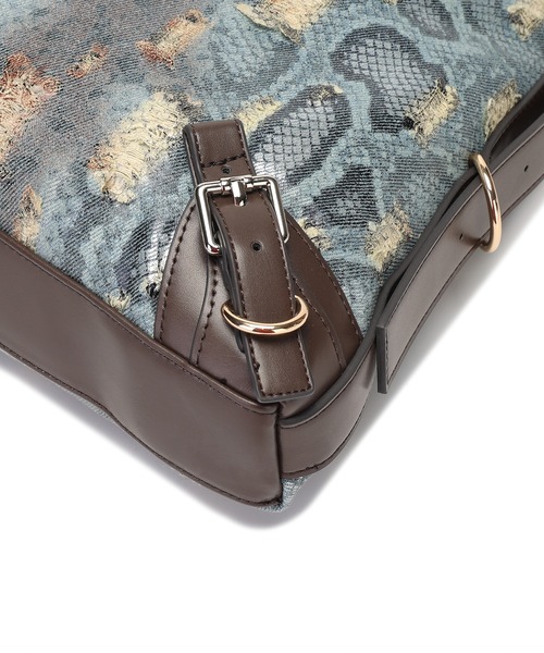 jouetie(ジュエティ)の「【jouetie/ジュエティ】ベルテッド ラージショルダーバッグ(ショルダーバッグ・レディース・オフホワイト/ブラック/キャメル/ブルー系その他/パイソン/ネイビー・FREE)」の19枚目の写真