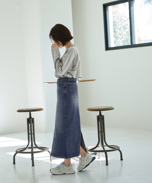 STYLE DELI（スタイルデリ）の「ブリーチデニムIラインスカート（デニムスカート・レディース・ライトブルー・MEDIUM/SMALL/LARGE）」の7枚目の写真