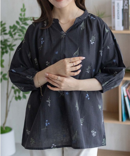Howdy Marie(ハウディ―マリー)の「Howdy Marie 綿麻刺繍プルオーバー(シャツ/ブラウス・レディース・オフホワイト/スミクロ・M/L)」の14枚目の写真