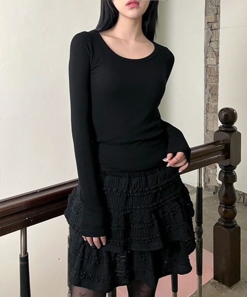 4INT.(フォイント)の「【定番アイテム / スリムフィット】 Uネック ベーシック 長袖 インナー リブ Tシャツ(Tシャツ/カットソー・レディース・スカイブルー/ブラック/ホワイト/ベージュ・FREE)」の20枚目の写真