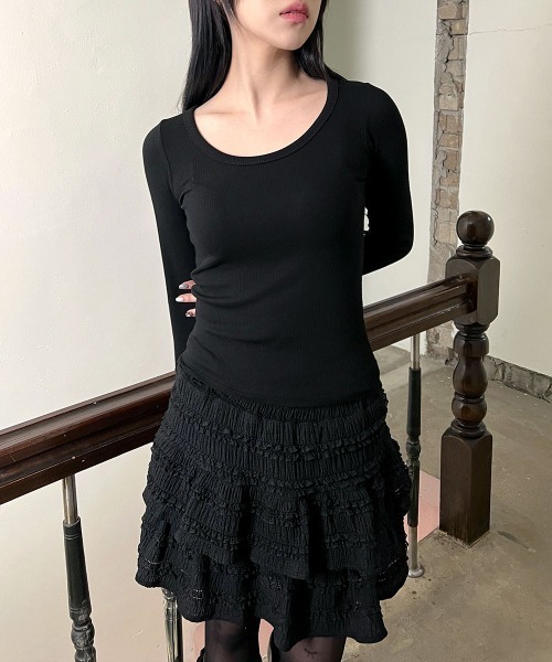4INT.(フォイント)の「【定番アイテム / スリムフィット】 Uネック ベーシック 長袖 インナー リブ Tシャツ(Tシャツ/カットソー・レディース・スカイブルー/ブラック/ホワイト/ベージュ・FREE)」の22枚目の写真
