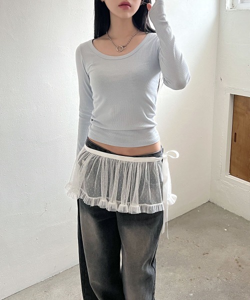 4INT.(フォイント)の「【定番アイテム / スリムフィット】 Uネック ベーシック 長袖 インナー リブ Tシャツ(Tシャツ/カットソー・レディース・スカイブルー/ブラック/ホワイト/ベージュ・FREE)」の8枚目の写真