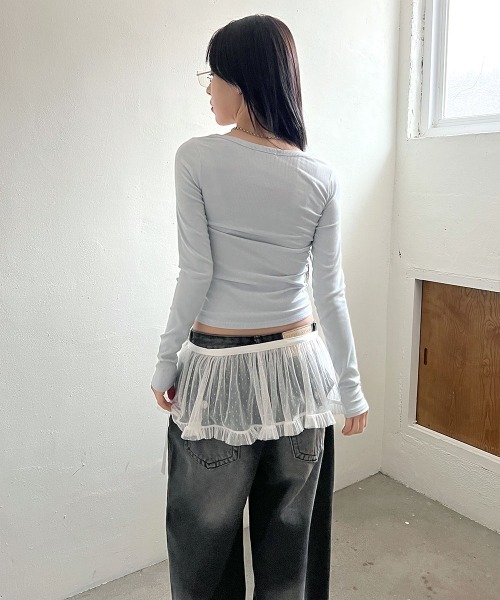 4INT.(フォイント)の「【定番アイテム / スリムフィット】 Uネック ベーシック 長袖 インナー リブ Tシャツ(Tシャツ/カットソー・レディース・スカイブルー/ブラック/ホワイト/ベージュ・FREE)」の14枚目の写真