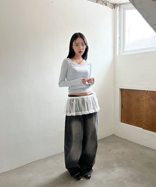 4INT.(フォイント)の「【定番アイテム / スリムフィット】 Uネック ベーシック 長袖 インナー リブ Tシャツ(Tシャツ/カットソー・レディース・スカイブルー/ブラック/ホワイト/ベージュ・FREE)」の16枚目の写真