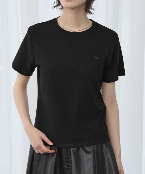 LOWO(ロワ)の「ワンポイントハート刺繍Tシャツ(Tシャツ/カットソー・レディース・ブラック/オフホワイト/モカ・FREE)」の3枚目の写真